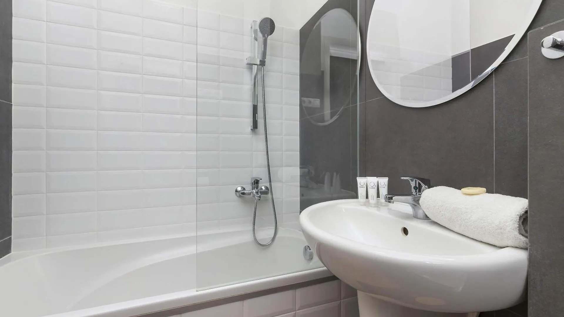 Apartment Jasny Apartament Z Parkingiem Glowne Miasto W Gdansku By Noclegi Renters Poland